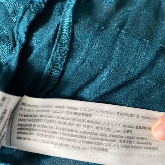 Abercrombie & Fitch - Picture 2 of 3